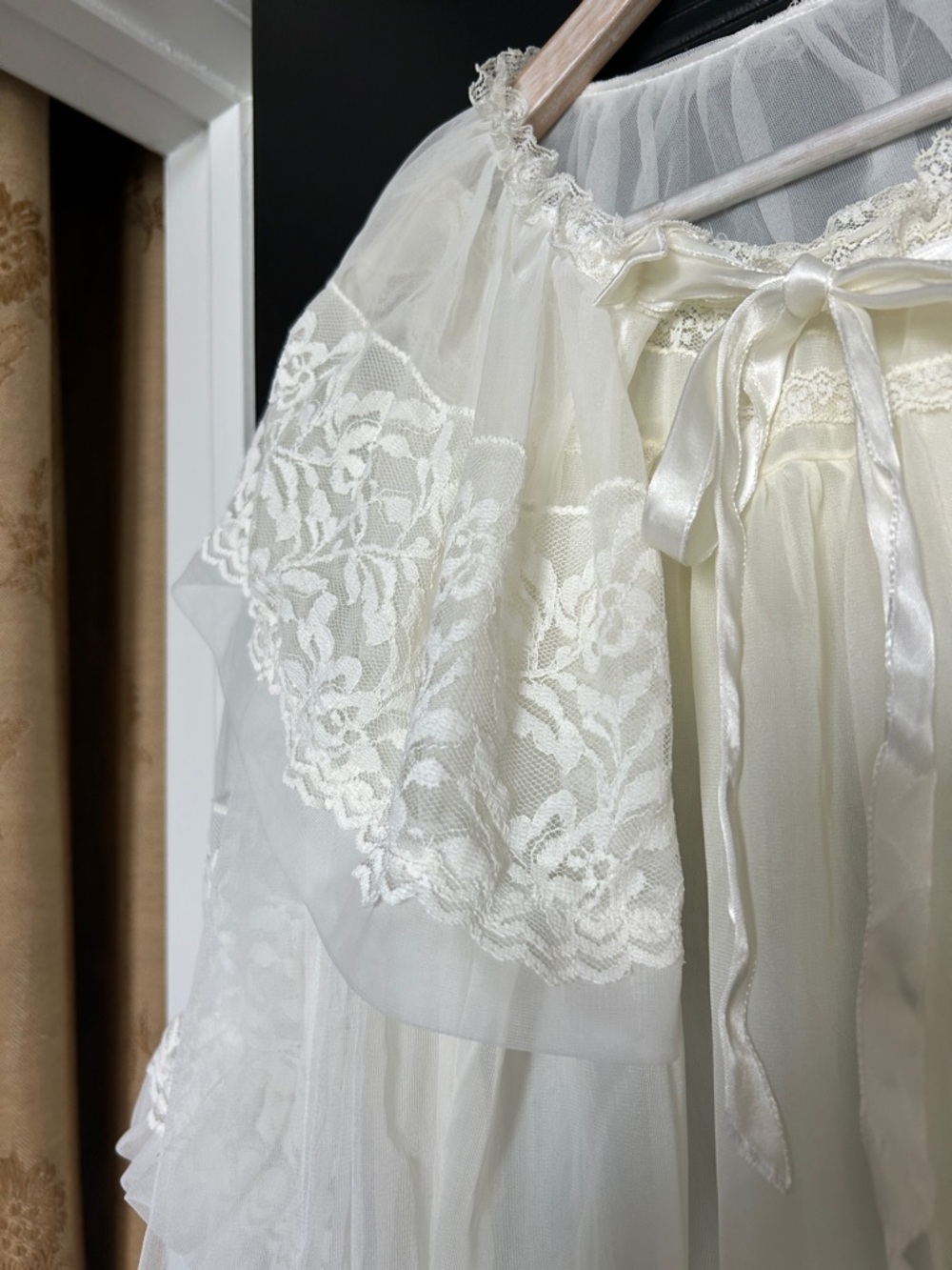 Vintage Sheer Lace Peignoir Set - Cream - Picture 6 of 8
